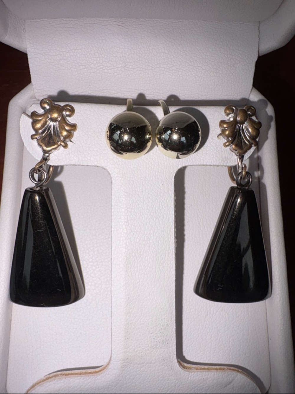 Set VTG Black & Gold-tone Drop Earrings Faux Onyx and Shiny Metal Ball Screwback
